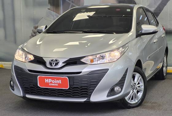 TOYOTA YARIS 1.3 16V FLEX XL PLUS TECH MULTIDRIVE TOYOTA YARIS 1.3 16V FLEX XL PLUS TECH MULTIDRIVE